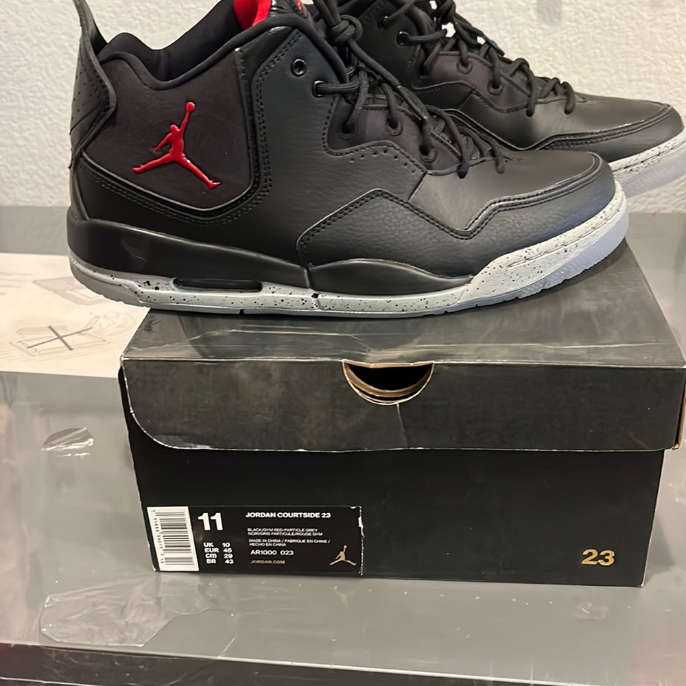 Jordan courtside23, size 11 M, black and grey,used once